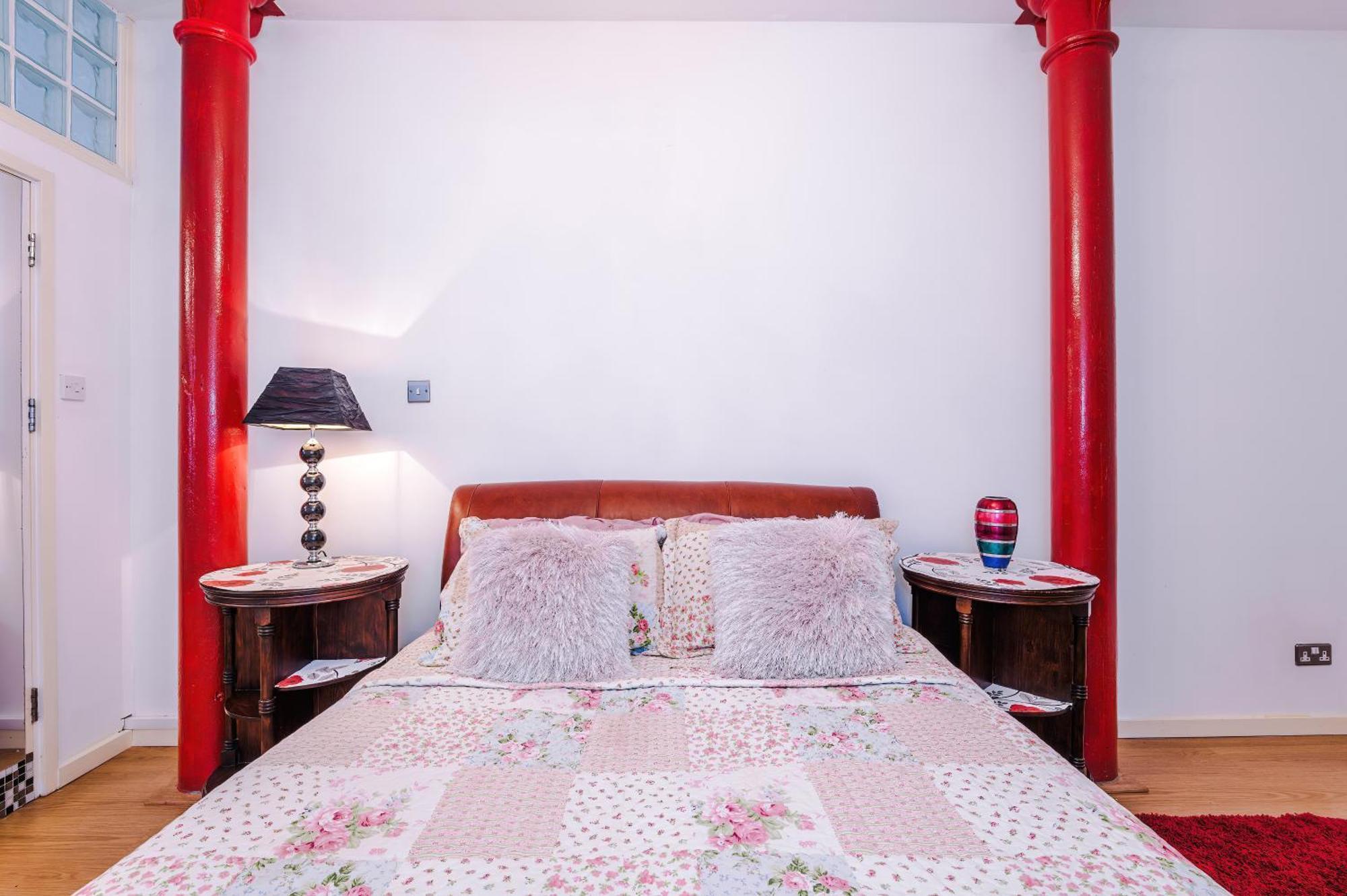 Central Northern Quarter Two Bedroom Apartment แมนเชสเตอร์ ภายนอก รูปภาพ