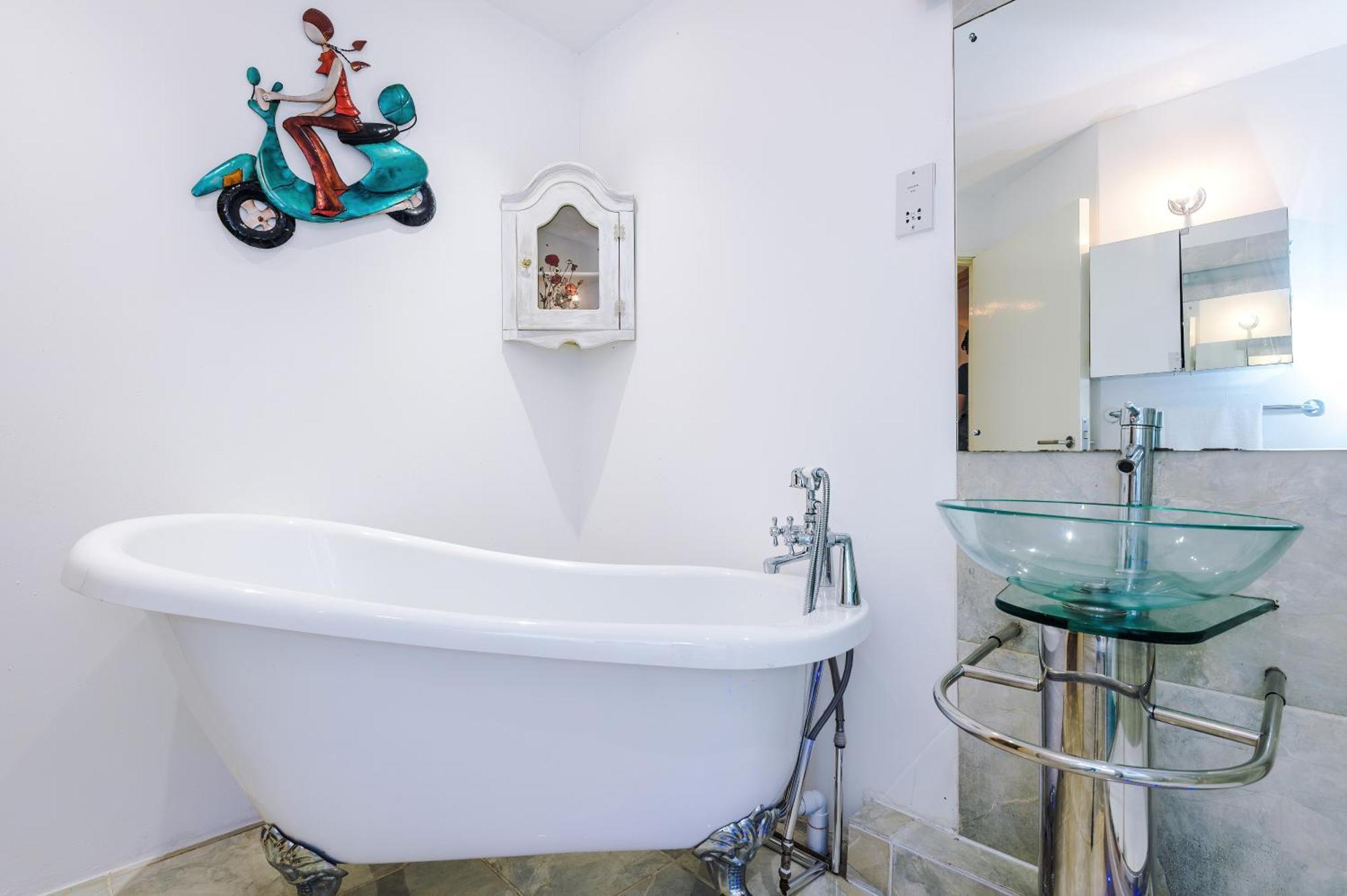 Central Northern Quarter Two Bedroom Apartment แมนเชสเตอร์ ภายนอก รูปภาพ