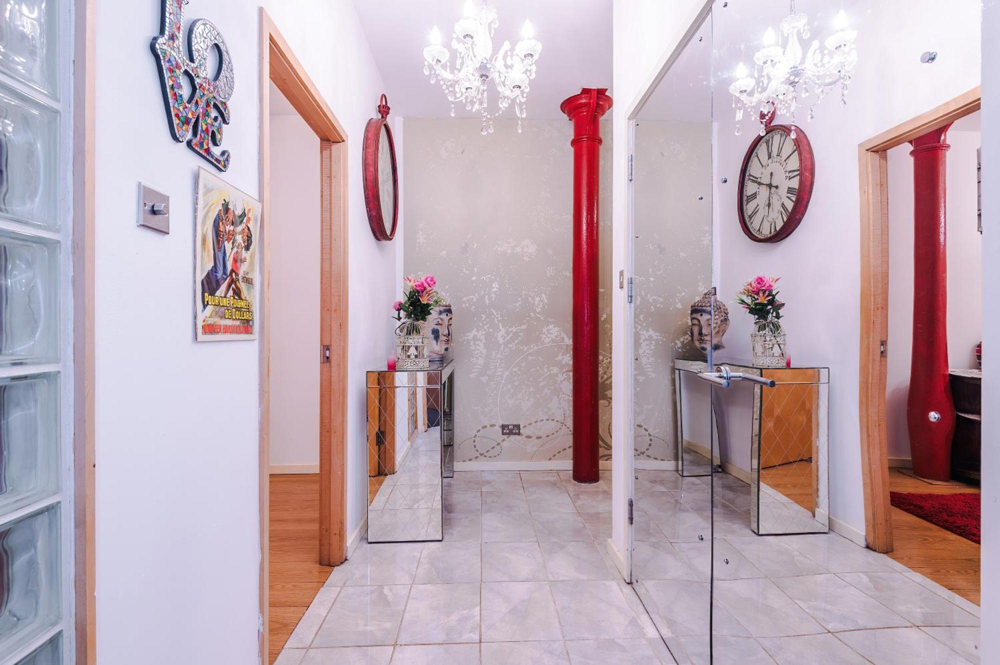 Central Northern Quarter Two Bedroom Apartment แมนเชสเตอร์ ภายนอก รูปภาพ