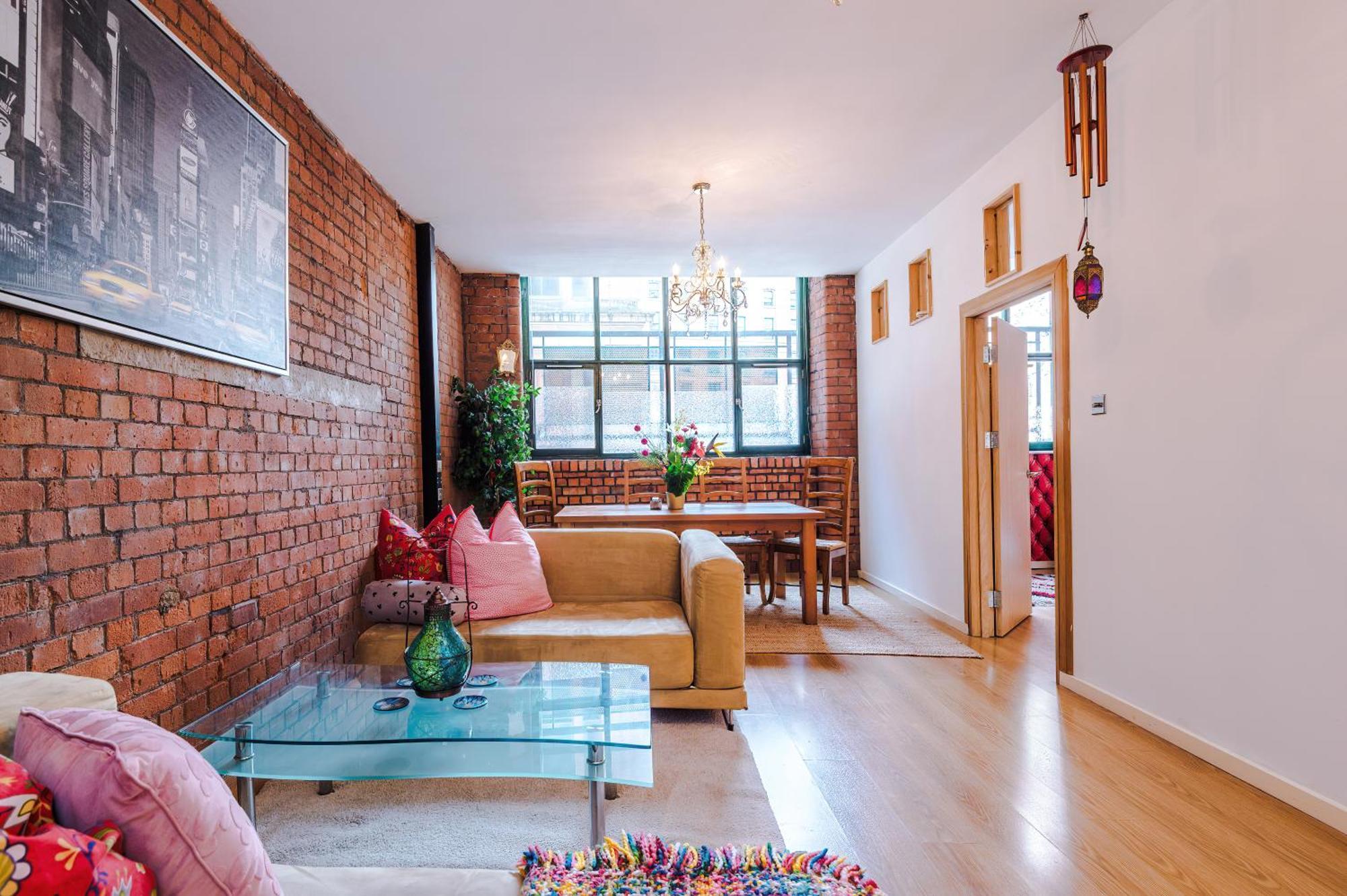 Central Northern Quarter Two Bedroom Apartment แมนเชสเตอร์ ภายนอก รูปภาพ