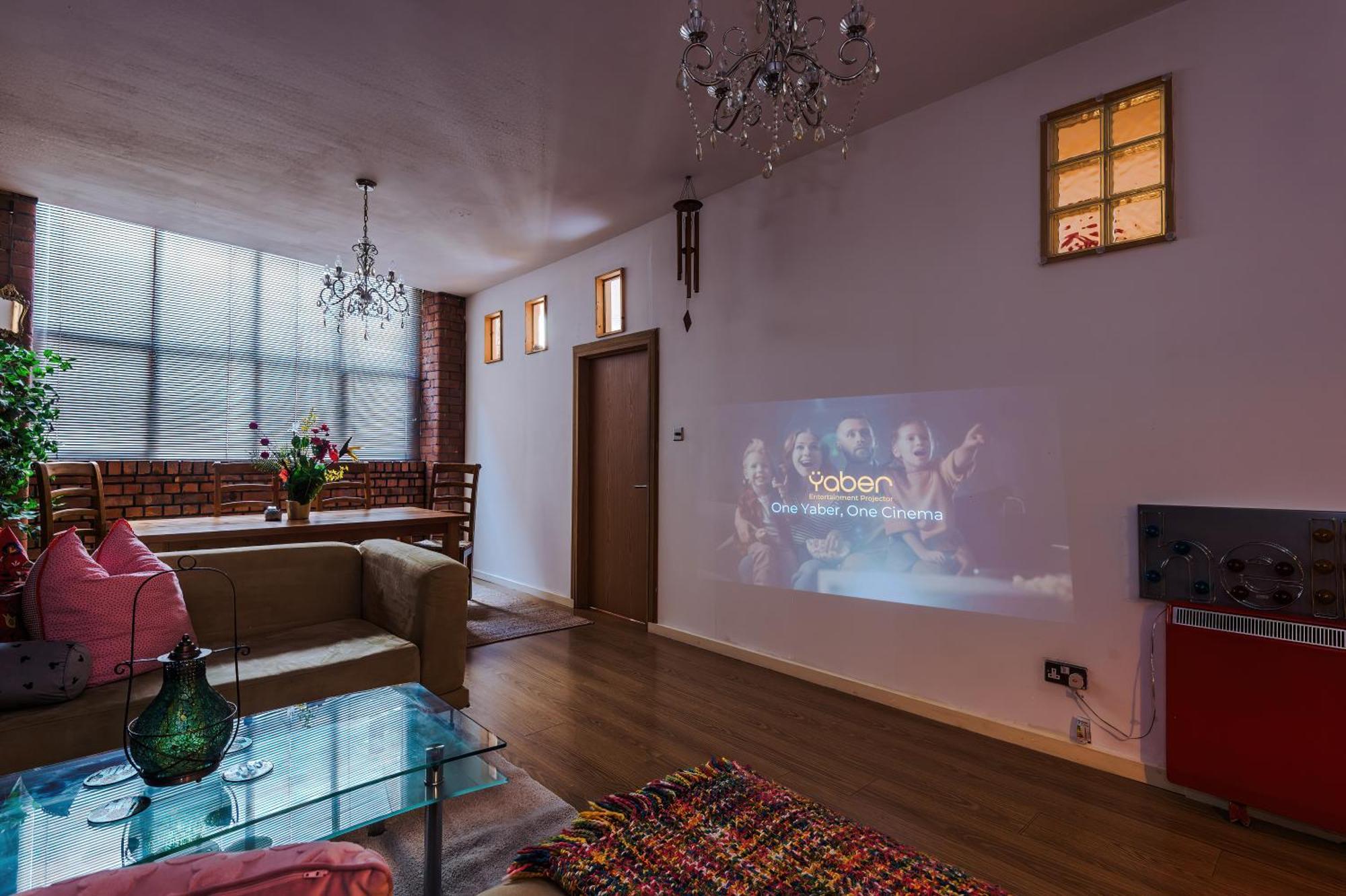 Central Northern Quarter Two Bedroom Apartment แมนเชสเตอร์ ภายนอก รูปภาพ